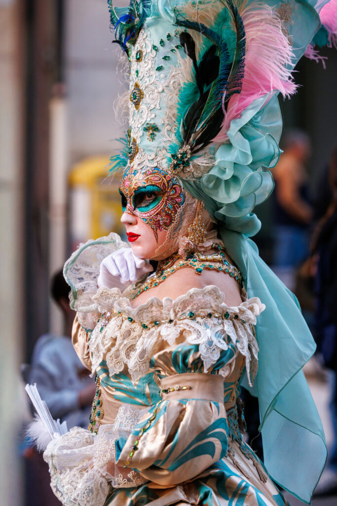 Déambulation costumée dans Annecy