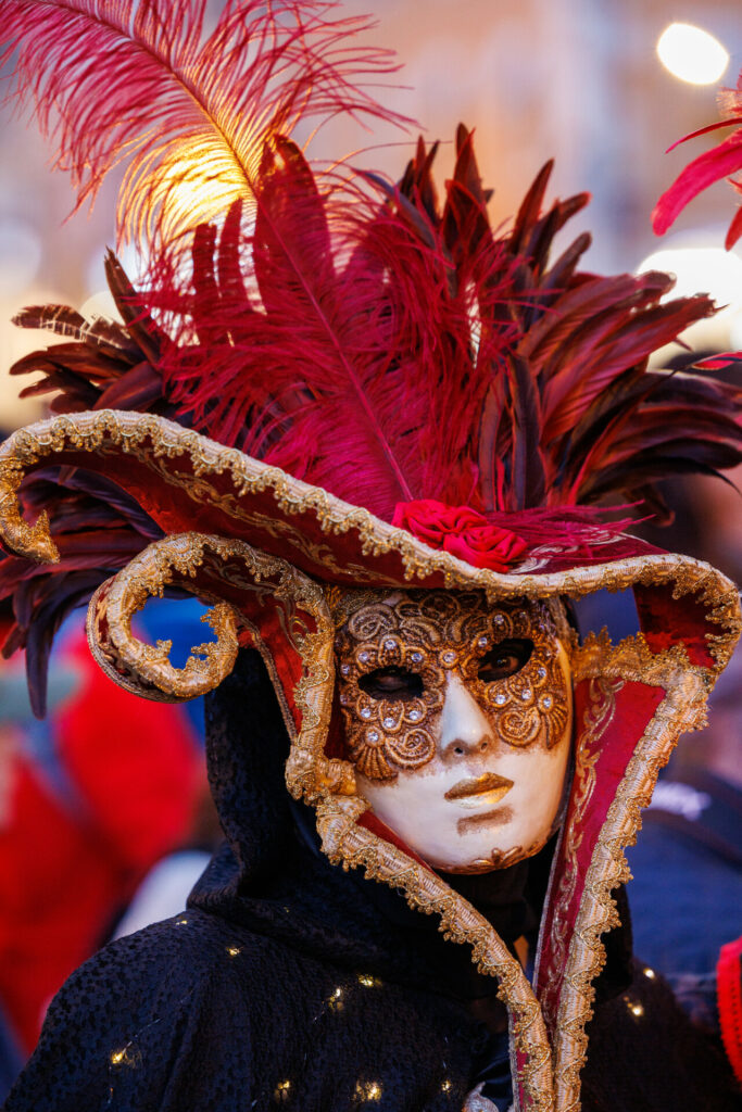 Masque du carnaval vénitien d'Annecy 2026