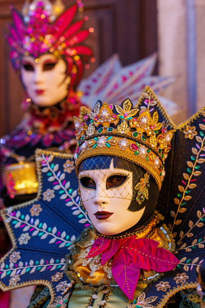 Personnage masqué du carnaval vénitien d'Annecy