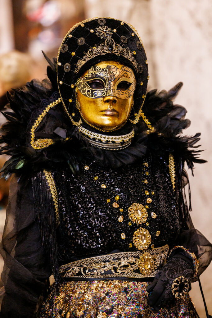 Costume vénitien photographié au carnaval vénitien d'Annecy