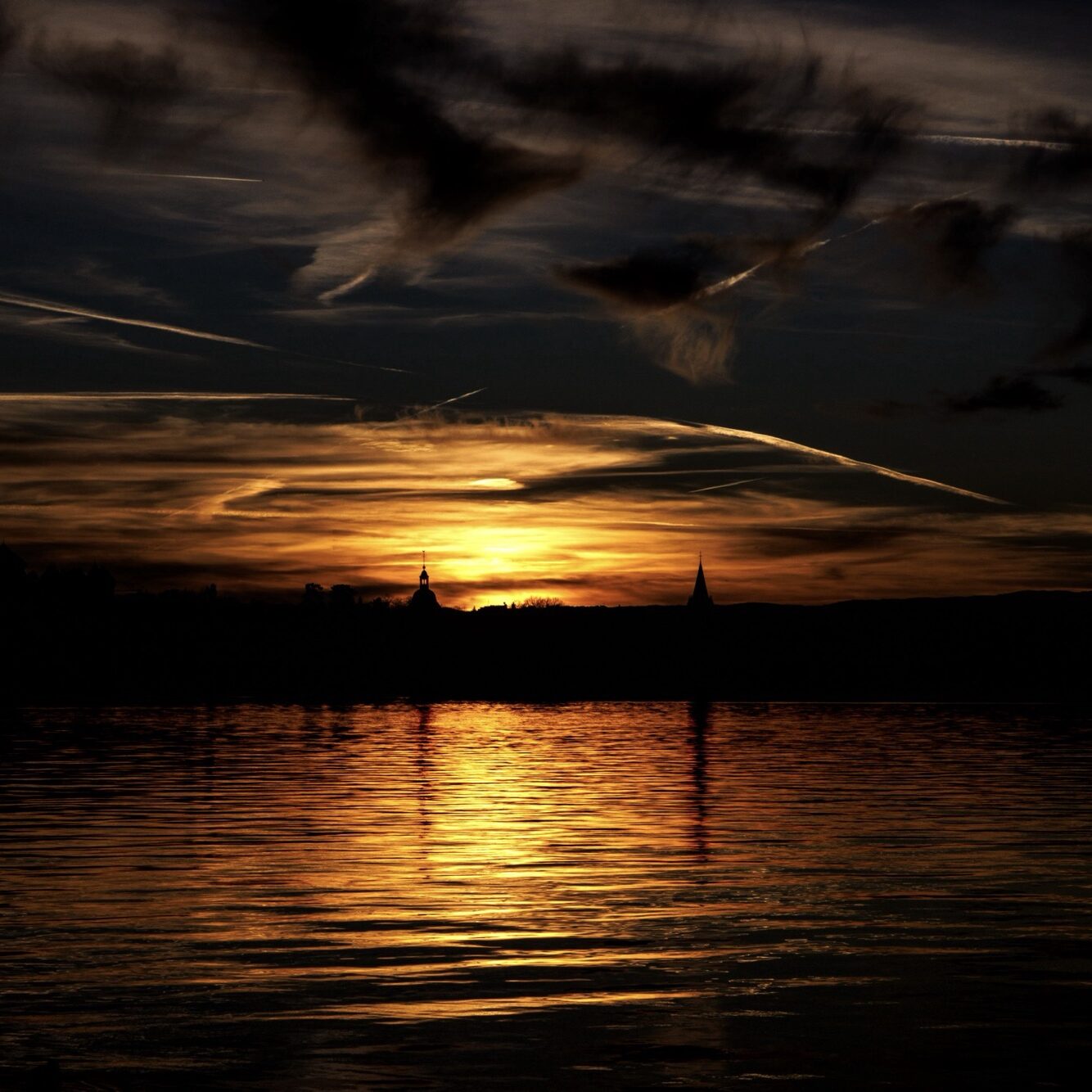 Coucher de soleil sur le lac d'Annecy