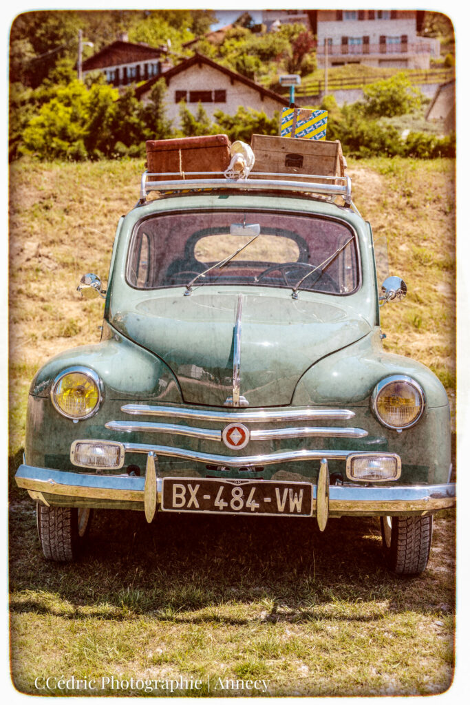 Renault 4CV lors de la Vintage Party de la Balme de Sillingy