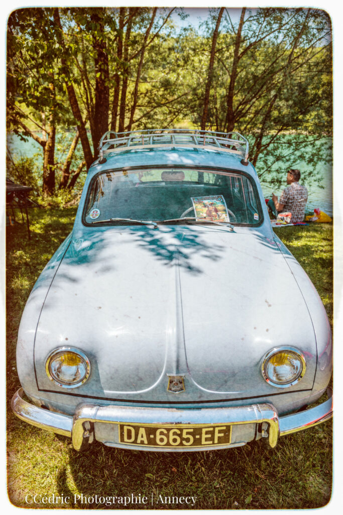 Renault Dauphine lors de la Vintage Party de la Balme de Sillingy