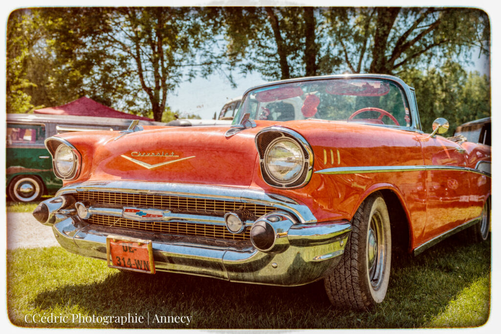 Chevrolet Bel Air Convertible de 1957 lors de la Vintage Party de la Balme de Sillingy