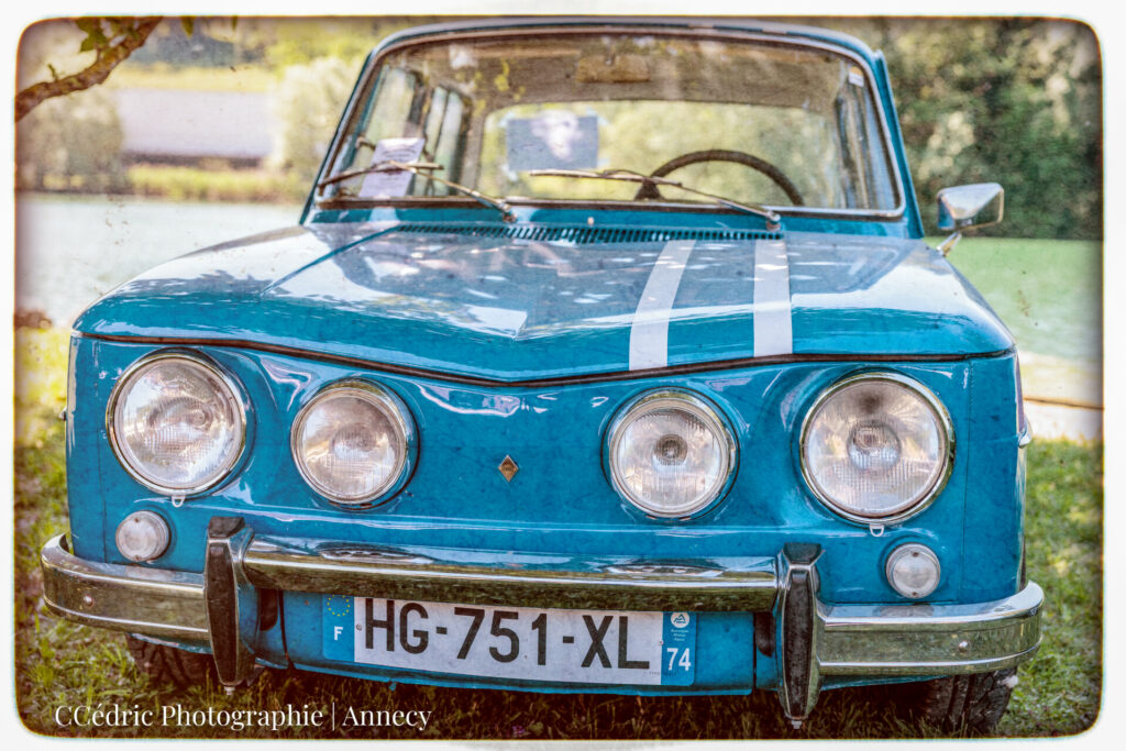 Renault 8 Gordini lors de la Vintage Party de la Balme de Sillingy