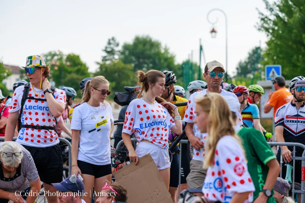 Spectateurs à la fin du Tour de France en Haute Savoie