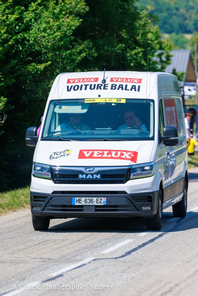 La voiture balai de l'étape 17
