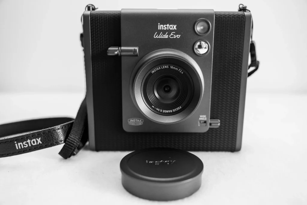 Instax Wide Evo de face
